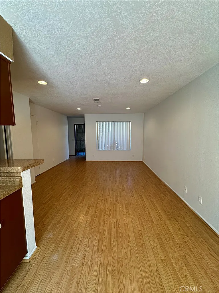 2 bed, 1.5 bath, 904 sqft, $2,600 — Photo 2