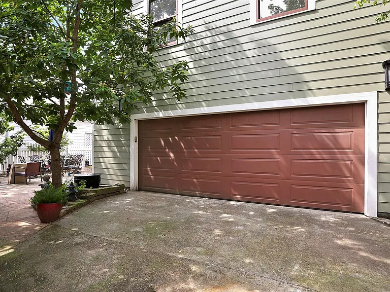 1227 Harvard St #1/2 — Photo 2