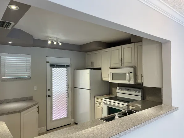 403 NW 68th Ave APT 202, Plantation, FL 33317