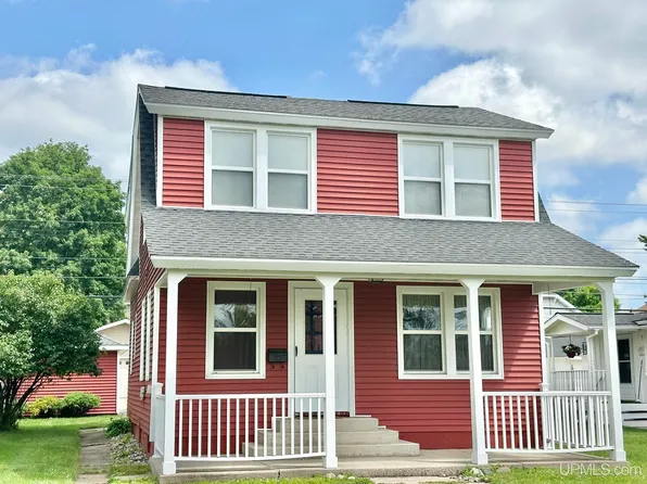 732 Hamilton Ave, Kingsford, MI 49802