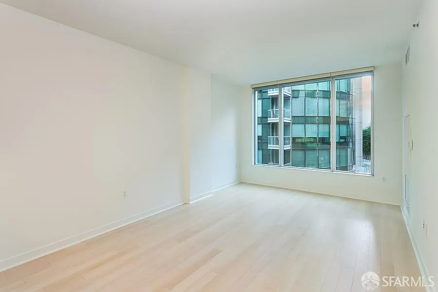 1 bed, 1.0 bath, 798 sqft, $5,950 — Photo 4