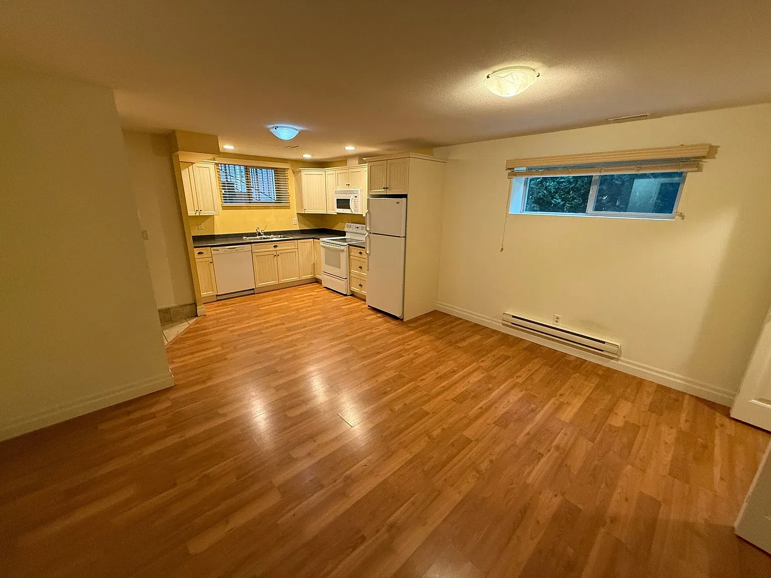 2242 Mouldstade Road Abbotsford — Photo 3