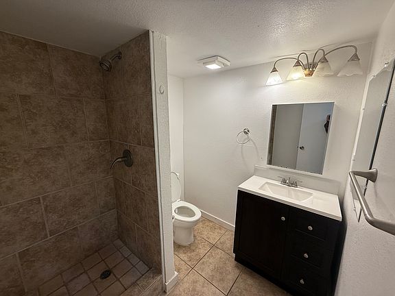 4th image of 5818 Pawnee Dr