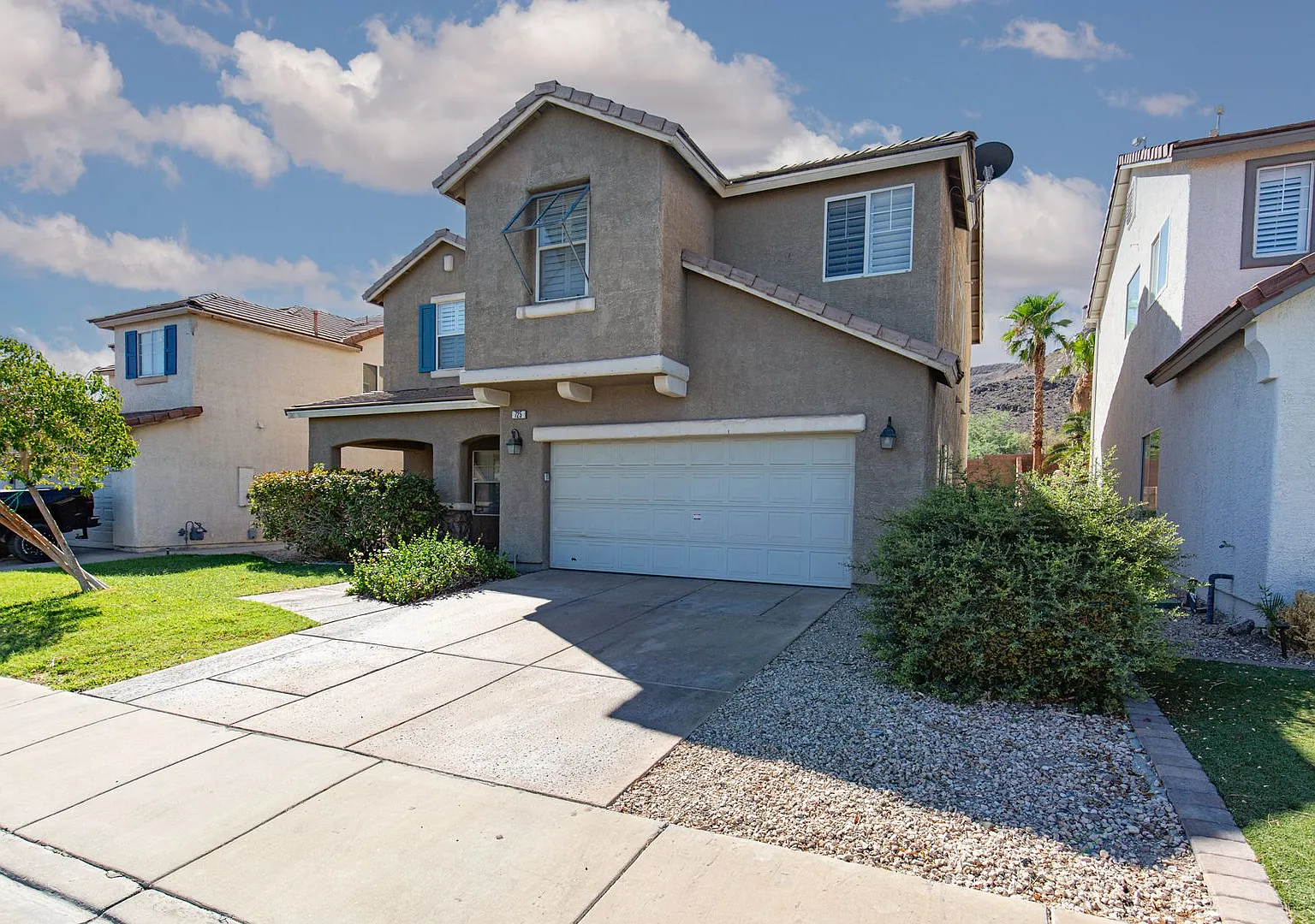 Henderson - Large 3 Bedrooms, 2.5 Baths With Huge Loft/Family Room — Photo 2