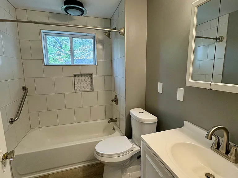 312 Victoria Blvd — Photo 4