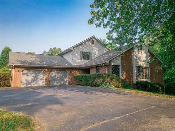 8335 Kuebler Rd, Evansville, IN 47720