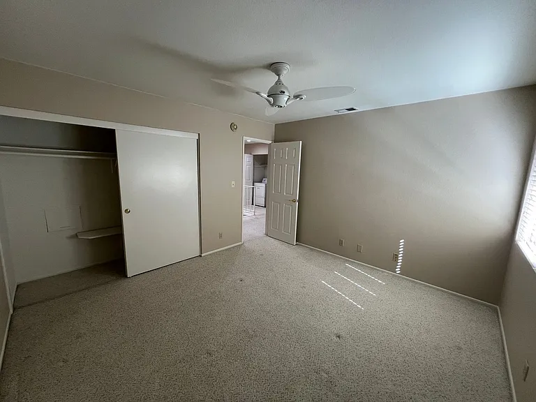 2604 Calle Elegante — Photo 22