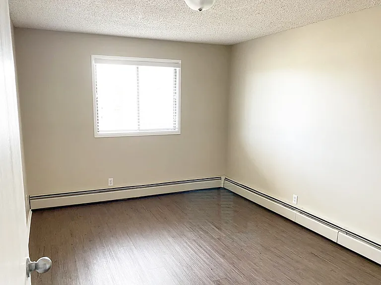 3801 52nd Ave — Photo 7