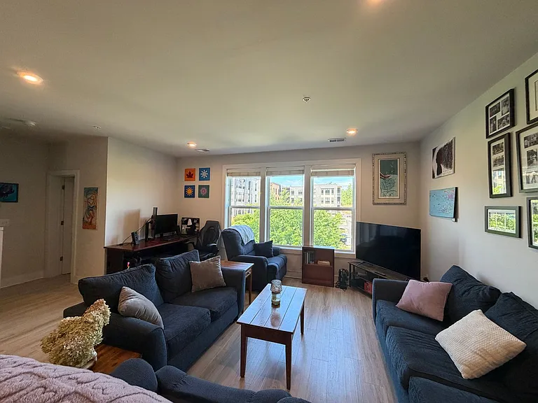 626 Noush Ct #B — Photo 12