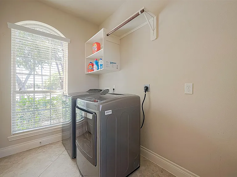 14113 Timber Bluff Dr — Photo 33