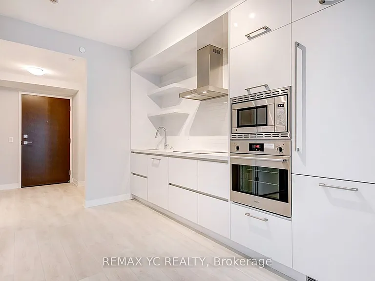 2221 Yonge St #3210 — Photo 3