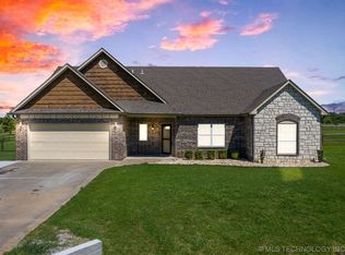 17040 Highland Dr, Claremore, OK 74017