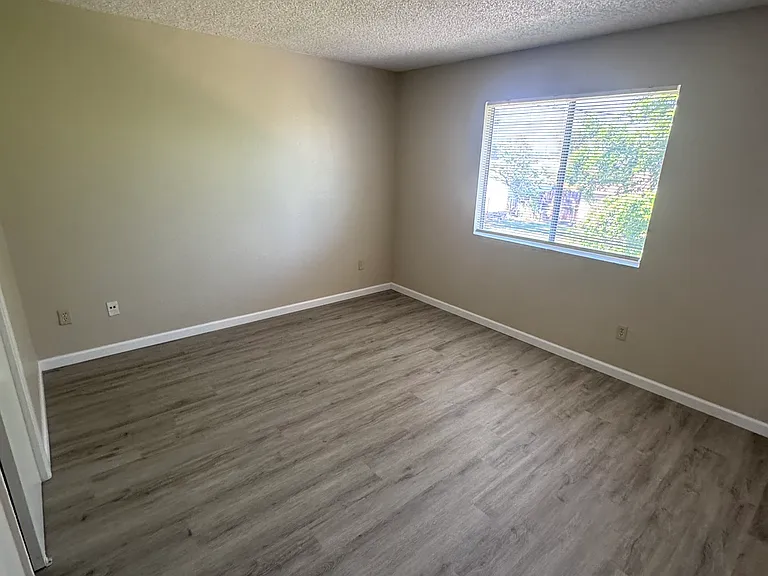 310 Hughes Ln #E — Photo 7