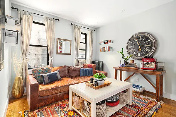 Sold by Compass | media 1