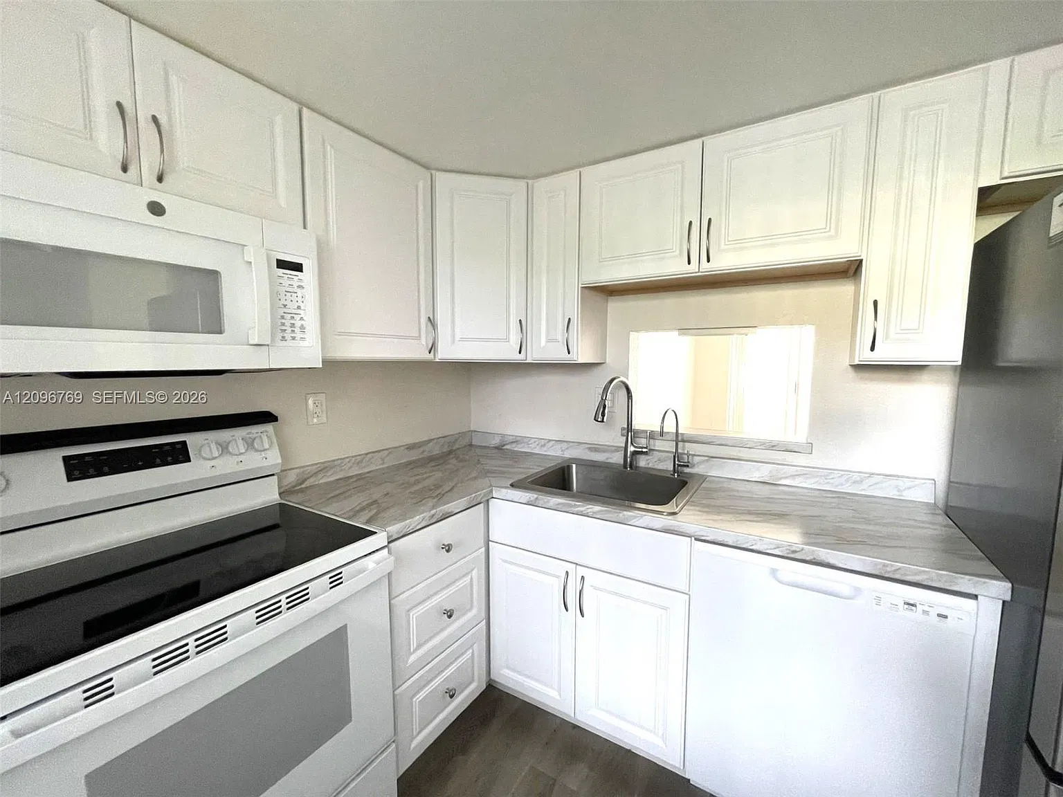 Cypress Chase Condo No 6 — Photo 1