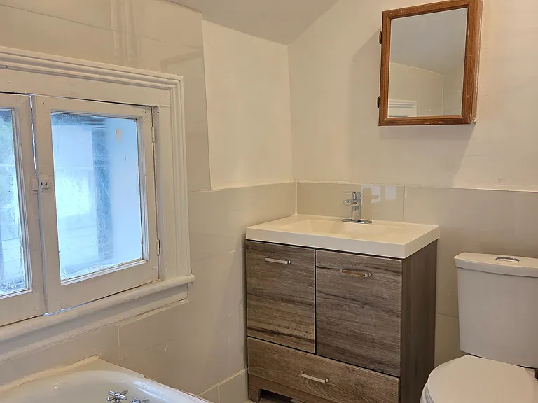 105 Bethune St #2 — Photo 6