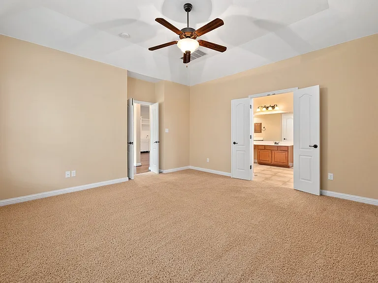 4917 Pyrenees Pass — Photo 27