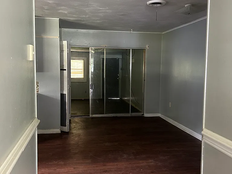 209 Morningside Dr — Photo 7