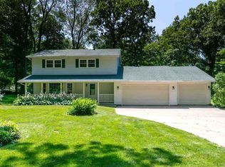 27859 Bowker Dr, Leclaire, IA