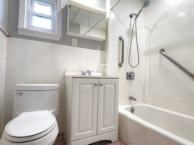 125 Ash St #2 — Photo 11