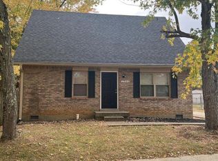 2566 Vonoa Dr, Radcliff, KY 40160