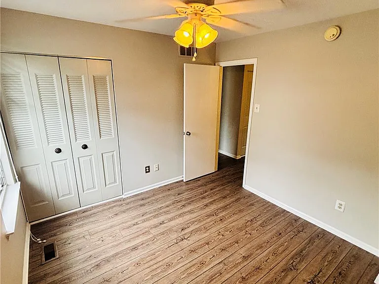 2427 Linksman Ln — Photo 31