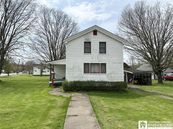 101 Jamestown St, Randolph, NY 14772