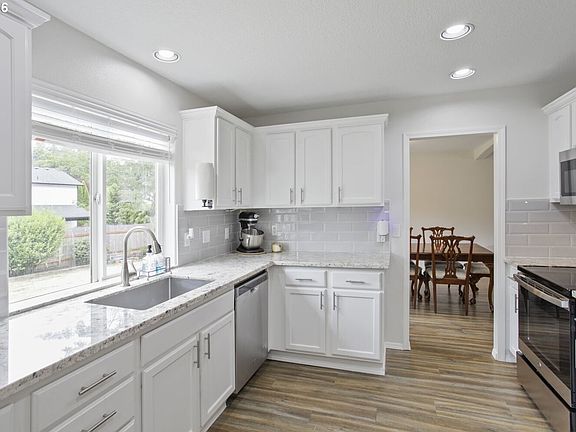 3rd image of 18137 Grey Ave