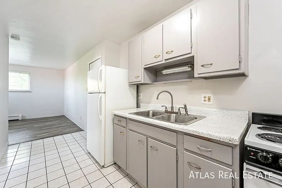 510 N Dayton St — Photo 4