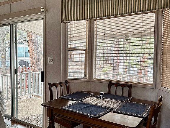 4th image of 6886 Forest Ave #20