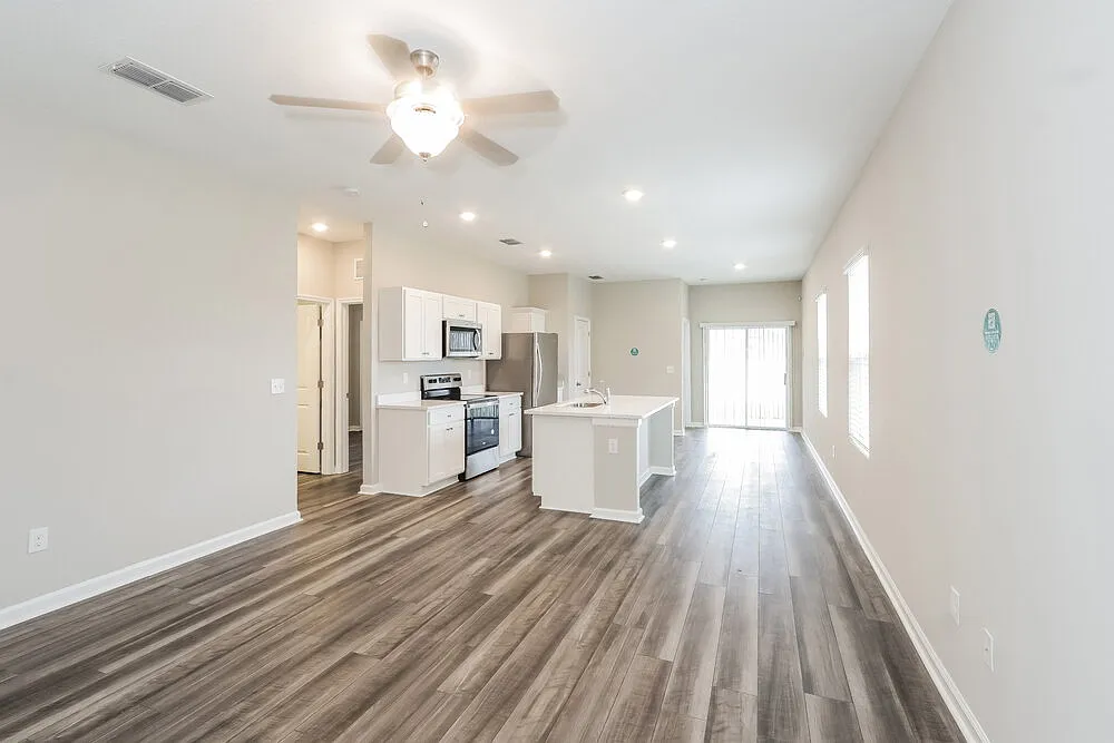 3 bed, 2.0 bath, 1412 sqft, $2,200 — Photo 4