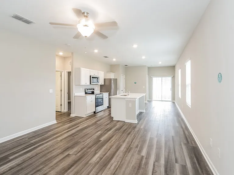 960 Kelly Fern Loop — Photo 4