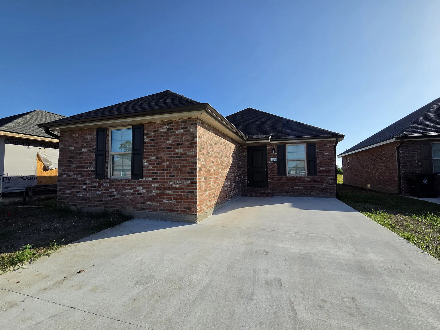 3 bed, 1304 sqft, $1,525 — Photo 1