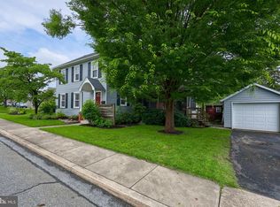 47 Union Ave, New Holland, PA