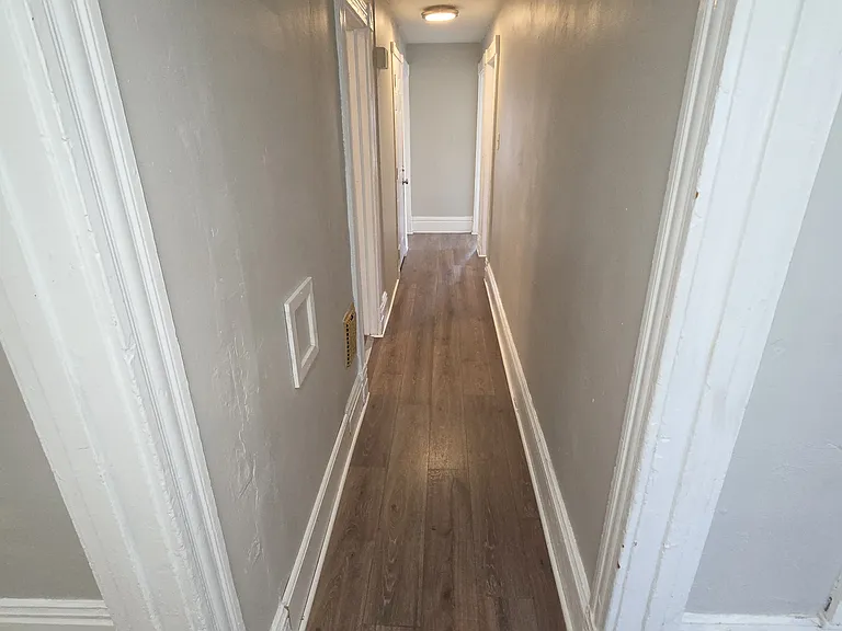 Hallway (11x3)