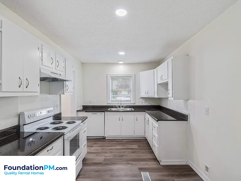 3749 Rhea Ave — Photo 3