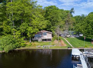 3044 Rennells Rd, Spring Lake, MI 49456