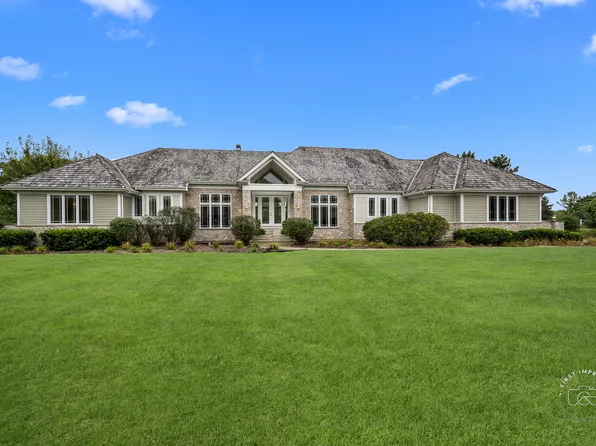 7N156 Lancaster Rd, St Charles, IL 60175