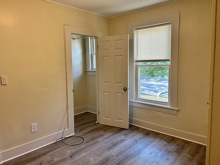 10 Devens St #2B — Photo 9