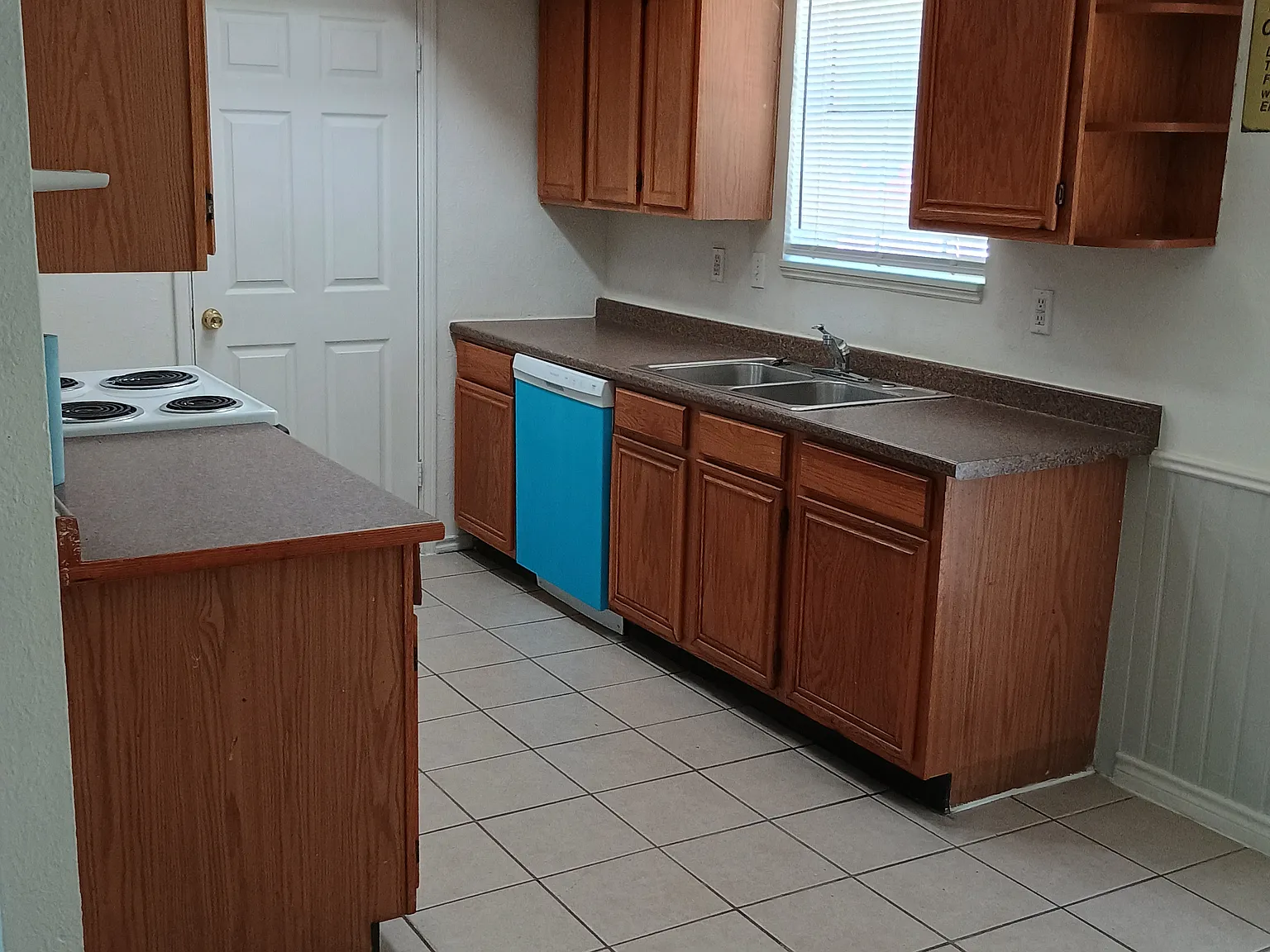 1606 Bitter Creek Dr — Photo 3