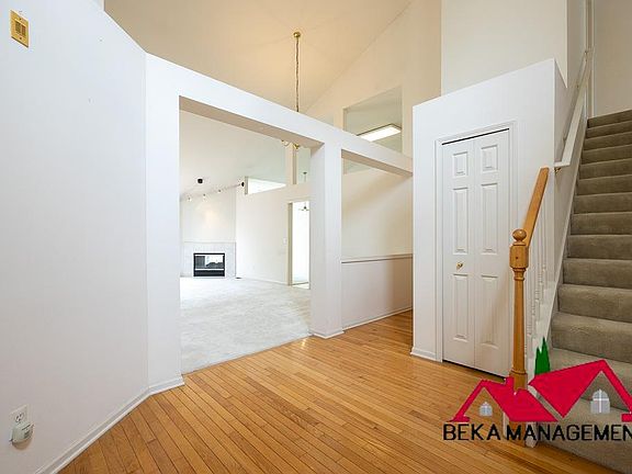 2nd image of 1848 Wentworth Ct