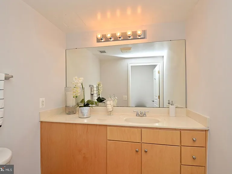 616 E St NW #449 — Photo 9