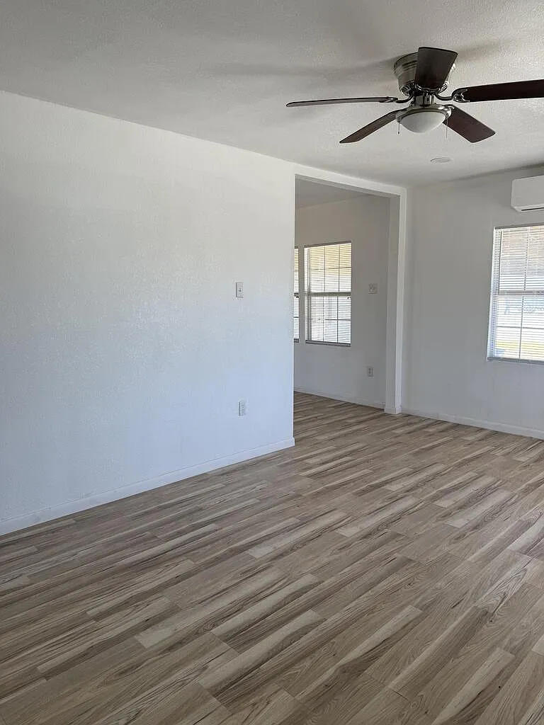 3 bed, 1.5 bath, 1150 sqft, $2,200 — Photo 4
