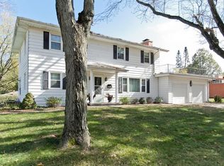 276 Thunderbird Rd SE, Cedar Rapids, IA 52403