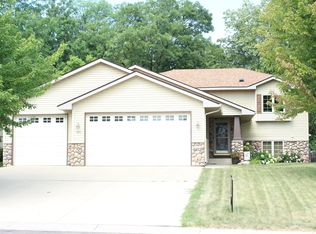 1021 Prairie Ridge Ln, Lester Prairie, MN 55354