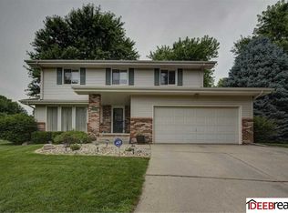 914 Jana Cir, Papillion, NE 68046