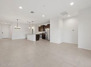 9804 N Solstice Ave, Tucson, AZ 85743