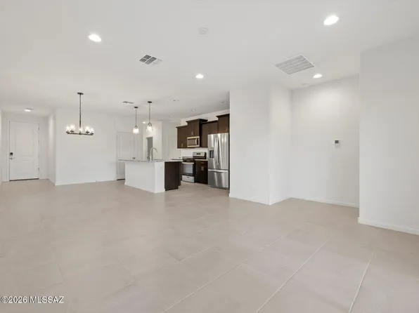 9804 N Solstice Ave, Tucson, AZ 85743