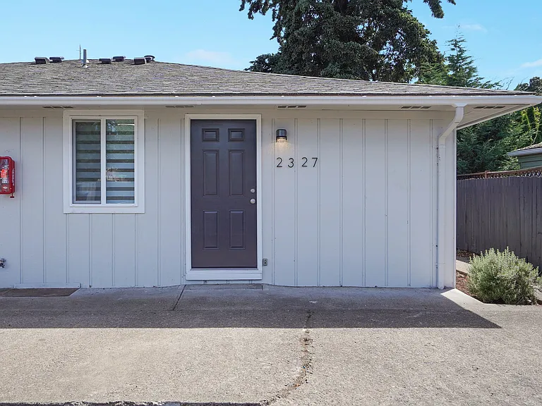 2319 Lee St SE — Photo 51