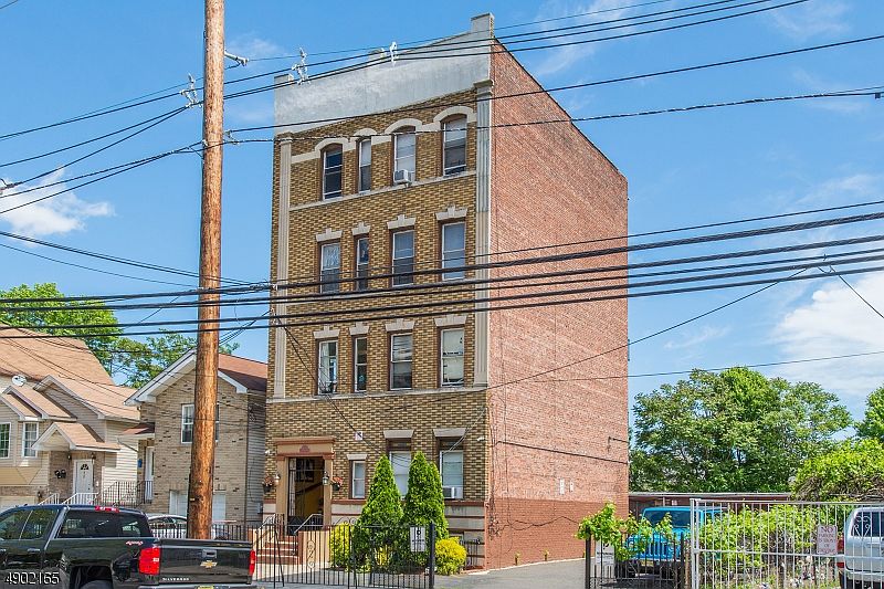 1st image of 423-425 Summer Ave #4
